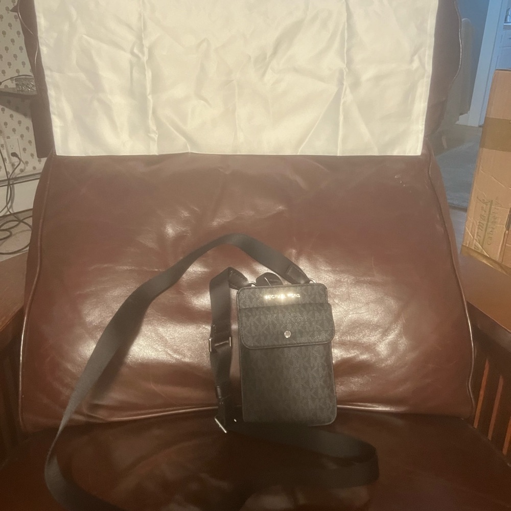 Black Messenger Bag Compact Structured - image 1